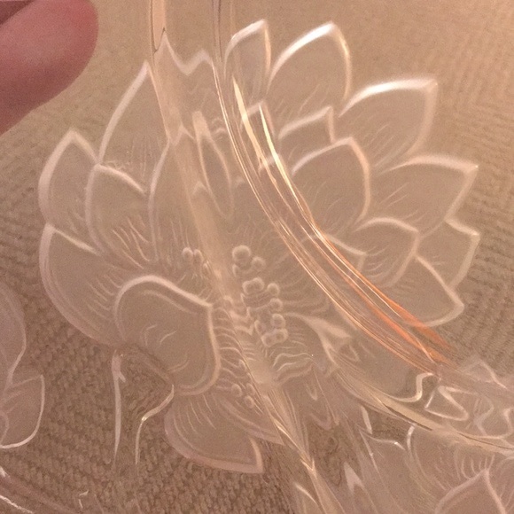 Chrysanthemum 13" Round Sectional Server by Crystal Clear Industries - Picture 6 of 8